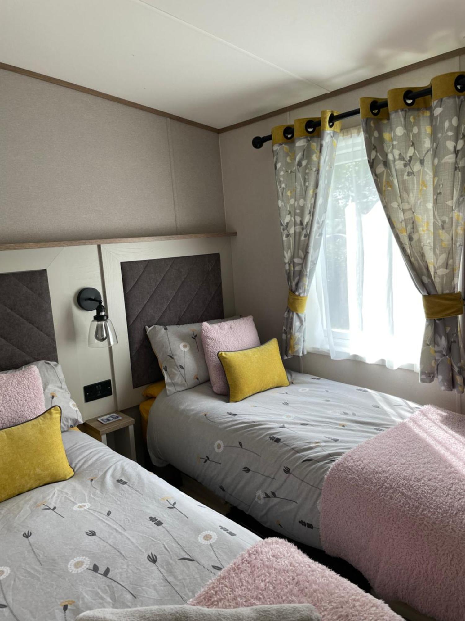 Ellis Retreats At Tattershall Lakes Lincoln Exterior photo